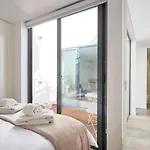 Charming House With Terrace In Lisbon.wifi. Lisboa