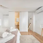 Charming House With Terrace In Lisbon.wifi. 别墅 *