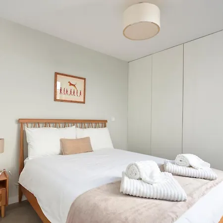 Charming House With Terrace In Lisbon.wifi. *