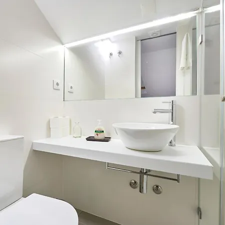 Charming House With Terrace In Lisbon.wifi.