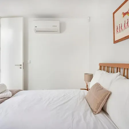 Charming House With Terrace In Lisbon.wifi. Вилла Лиссабон