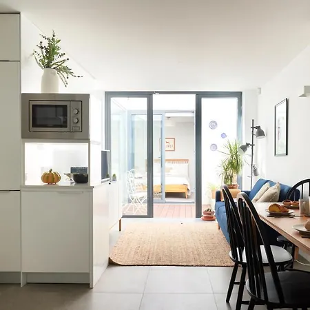 Villa Charming House With Terrace In Lisbon.wifi.