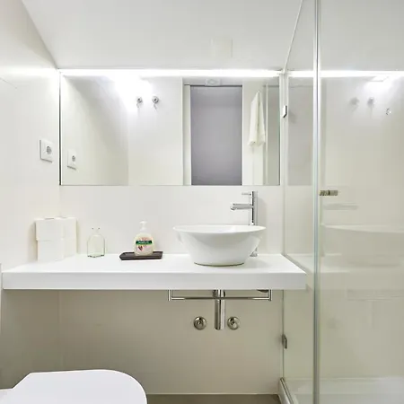 Charming House With Terrace In Lisbon.wifi. Villa *